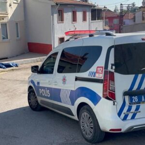 eskisehirde supheli olum yasadigi evin onunde olu bulundu q2AXtCG1