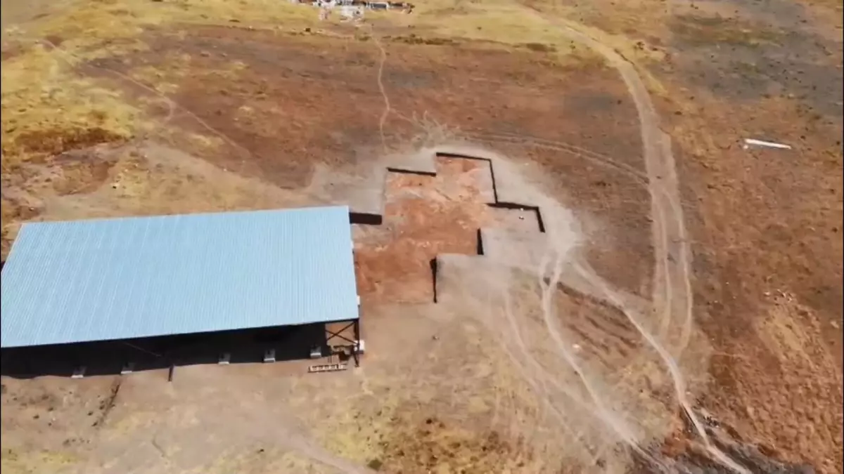 kulluobada 5000 yillik mezarlar bulundu cfLEjf7C