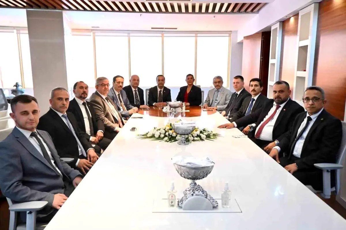 mhp heyetinden ozlem cerciogluna ziyaret CkT5SzOs