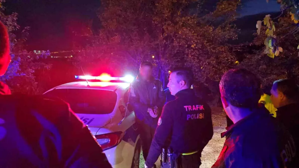 alkol influansli surucu polisi kovalamacaya tuttu CCDSmN6Y.jpg