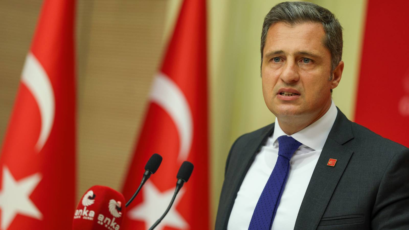 chp sozcusu yucelden akp sozcusu celike yanit trumpin ovguleri basinizi dondurdu P4md8hIx.jpg