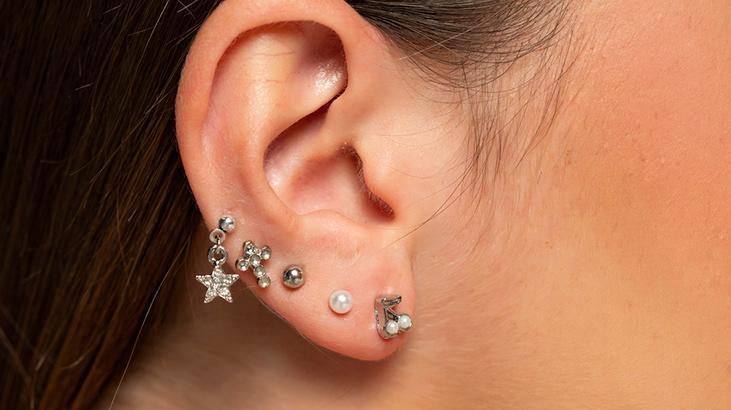 enfeksiyon ve isitme kaybi riski coklu piercing tehlikesi kulak memesini bile yirtiyor tGtntWgk.jpg