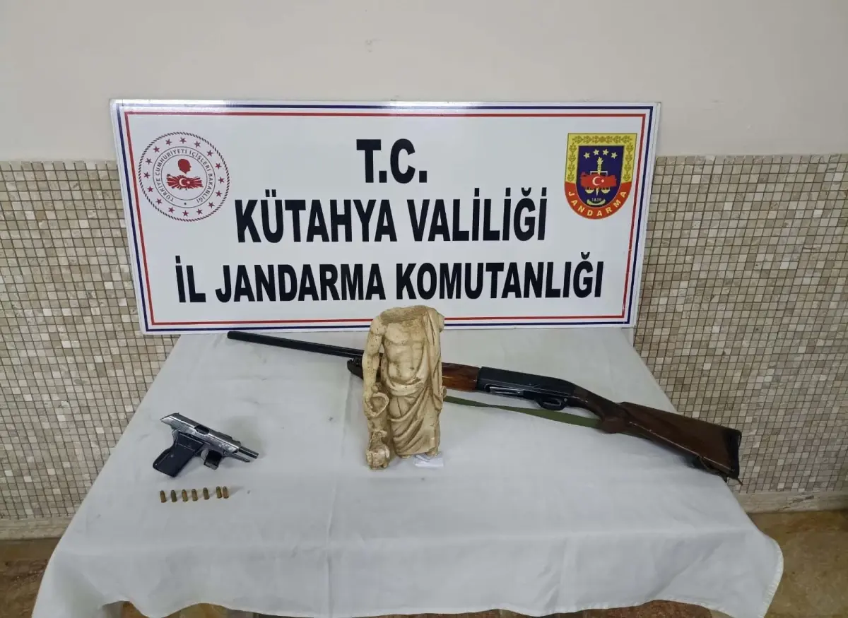 kutahyada antik asklepios heykeli ele gecirildi N96rX4nZ.jpg