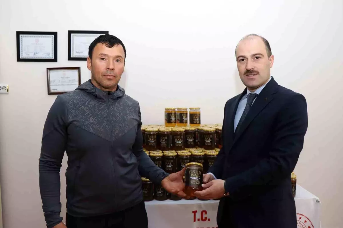 organik bal ureticisinden ihtiyac sahiplerine bagis 9F9Fwx8v.jpg